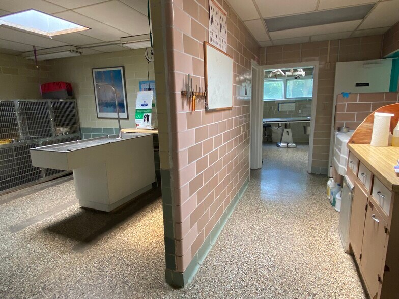 More Photos Of 2275 Duanesburg Rd, Duanesburg Veterinarian Kennel For Sale
