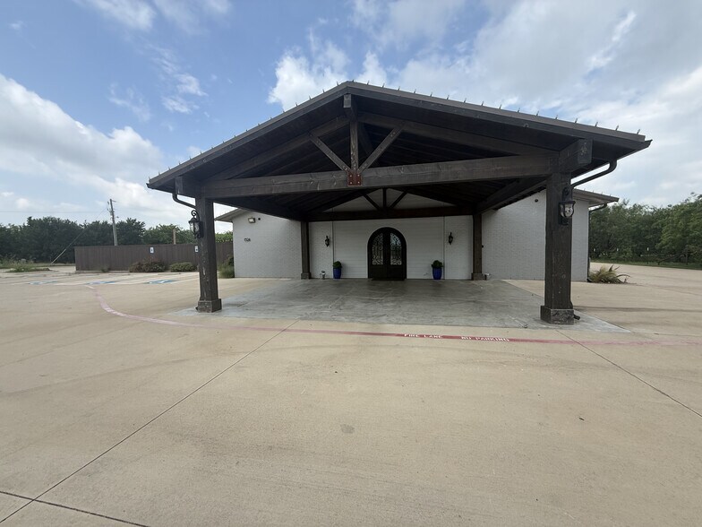 More Photos Of 1524 S Broadway St, Joshua Lodge Meeting Hall For Sale
