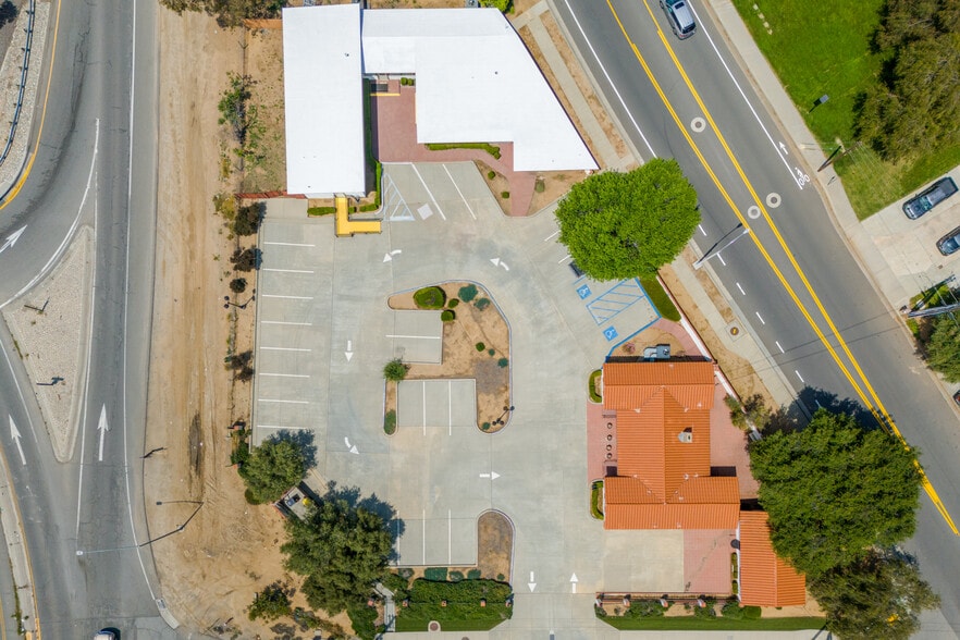 More Photos Of 635 Veile Ave, Beaumont Office For Sale