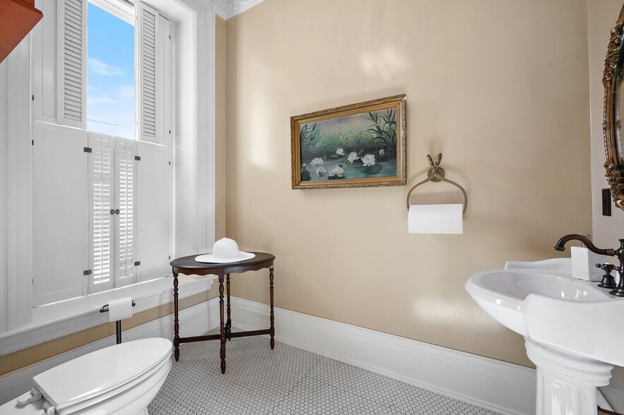 More Photos Of 403 E Adams St, Sandusky Hospitality For Sale