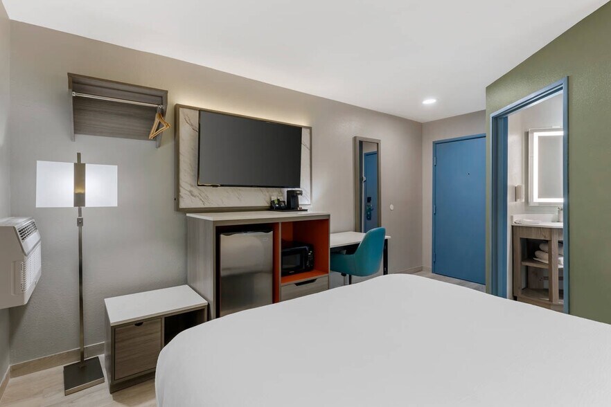 More Photos Of 412 US-70, Ruidoso Hotel For Sale