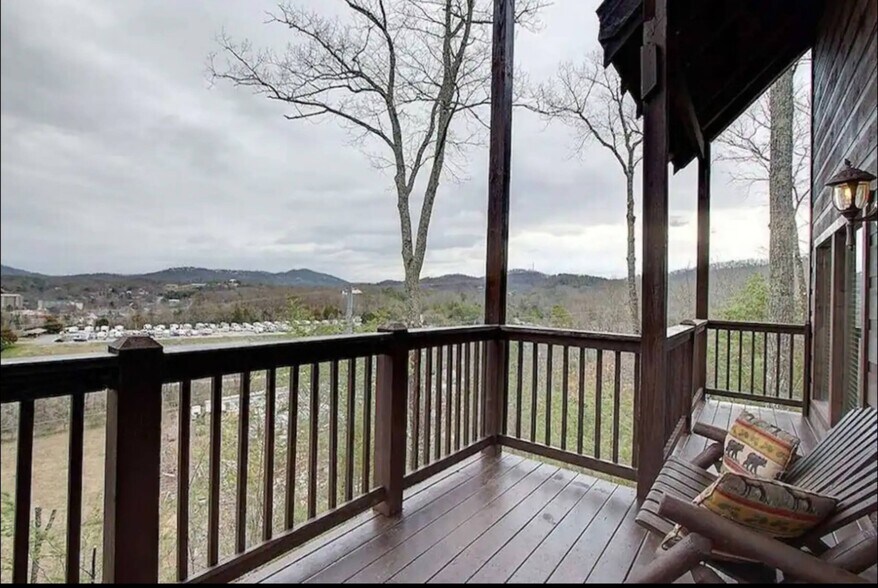 More Photos Of 4137 Watson Ct, Pigeon Forge Multifamily For Sale