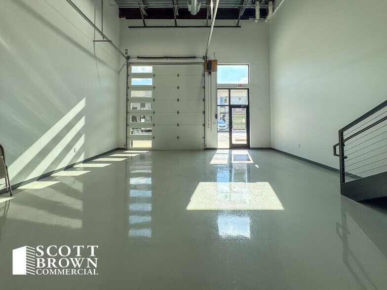 More Photos Of 2601 TX-121, Lewisville Showroom For Sale