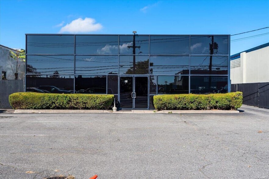 Primary Photo Of 71 Gazza Blvd, Farmingdale Office For Lease