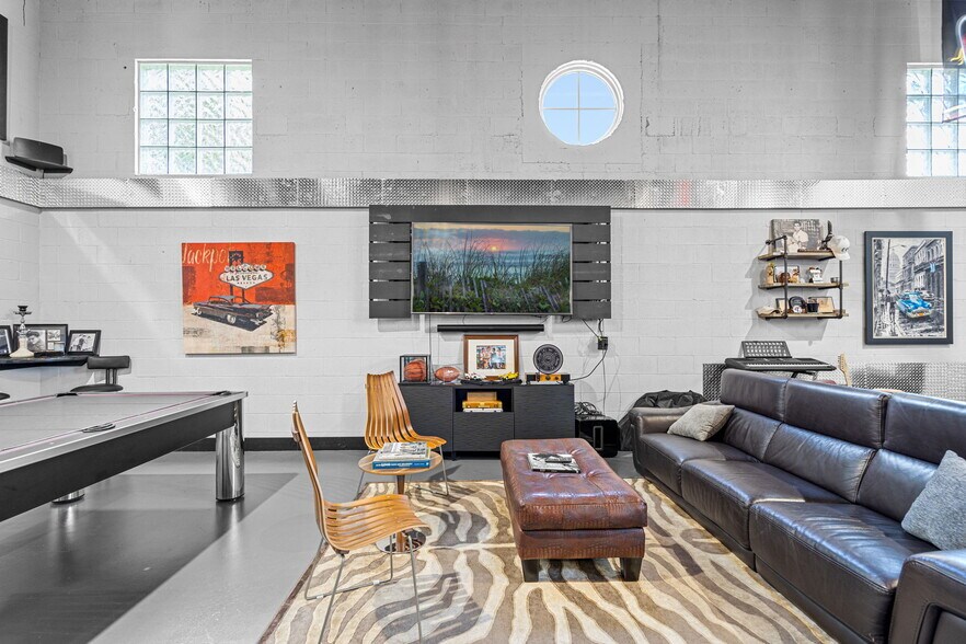 More Photos Of 2937 Ravenswood Rd, Fort Lauderdale Self Storage For Sale