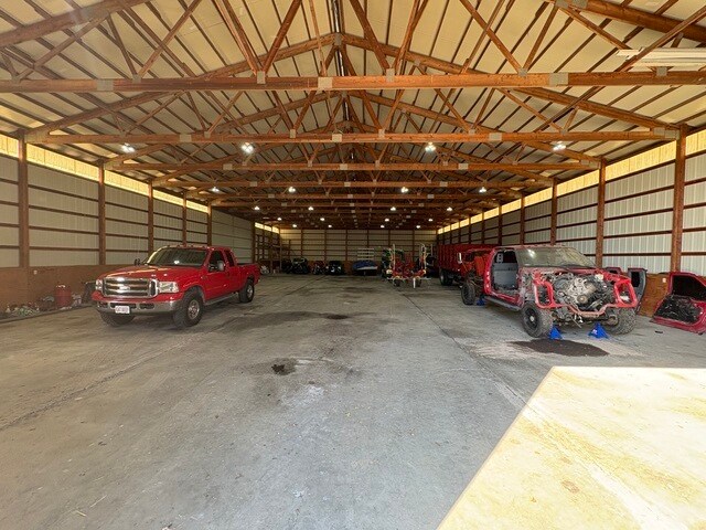 More Photos Of 7365 Chiniquy st, Saint Anne Industrial For Sale