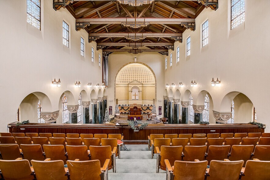 More Photos Of 1110 Guadalupe St, Austin Religious Facility For Lease