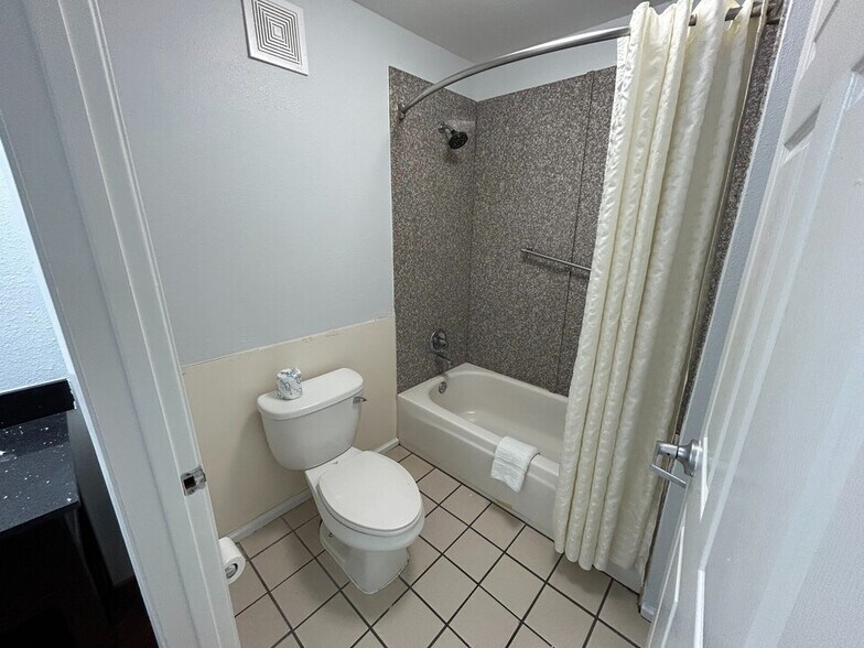 More Photos Of 125 Rushing Rd W, Denham Springs Hotel For Sale