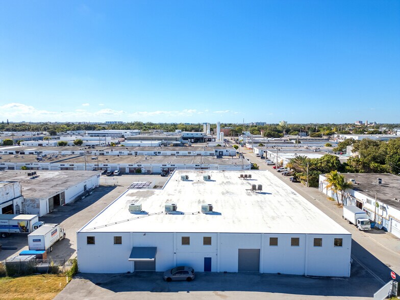 More Photos Of 6899 NE 4th Ave, Miami Warehouse For Lease