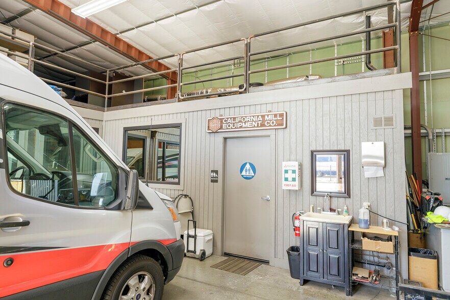 More Photos Of 213 C St, Turlock Industrial For Sale