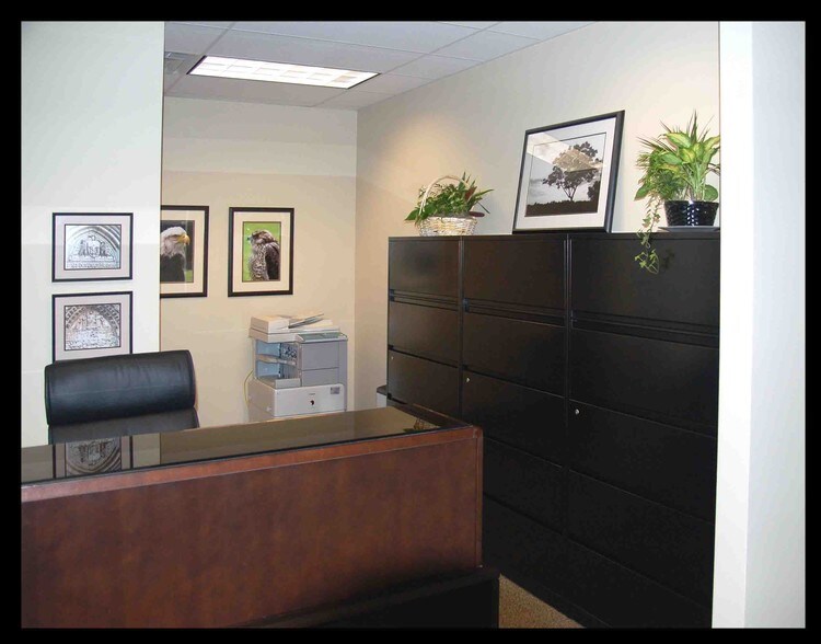 More Photos Of 7025-7035 Veterans Blvd, Burr Ridge Office For Sale