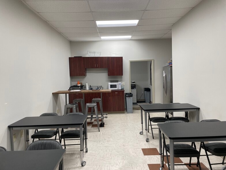 More Photos Of 6872 McCutcheon Rd, Chattanooga Storefront For Sale