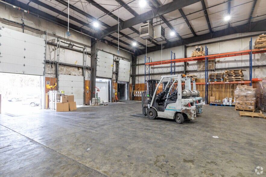 More Photos Of 475 Oberlin Ave S, Lakewood Warehouse For Lease