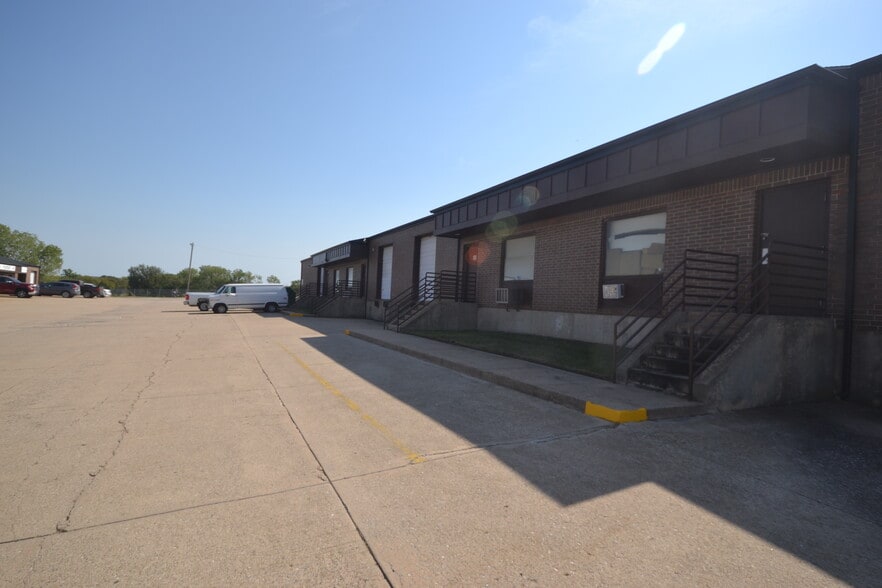 More Photos Of 2612 Oliver, Wichita Industrial For Lease