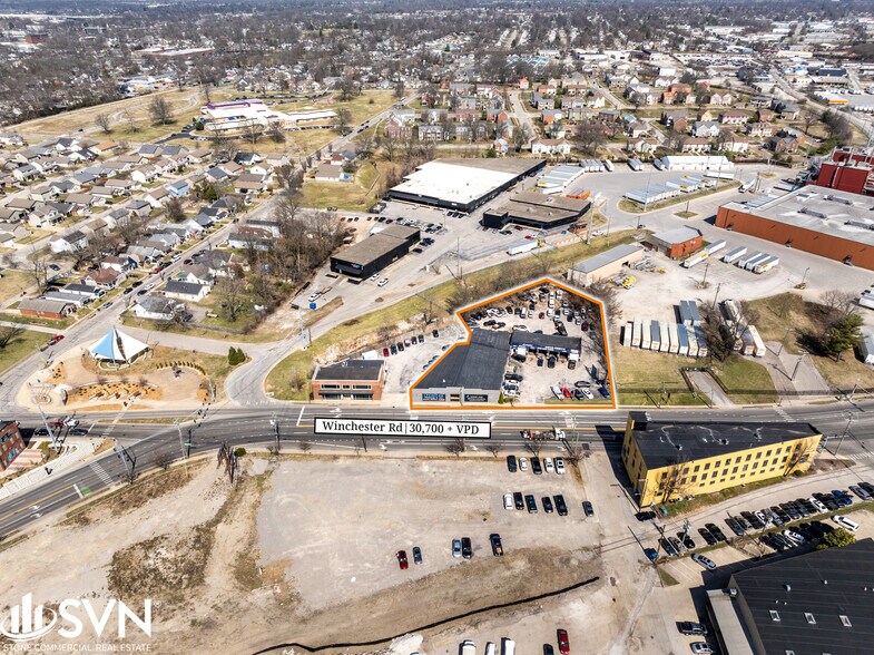 More Photos Of 621 Winchester Rd, Lexington Showroom For Sale