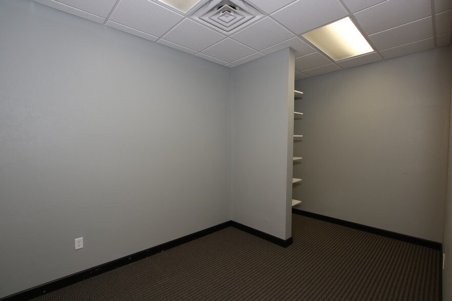 More Photos Of 525 N Peters Ave, Fond Du Lac Storefront Retail Office For Sale