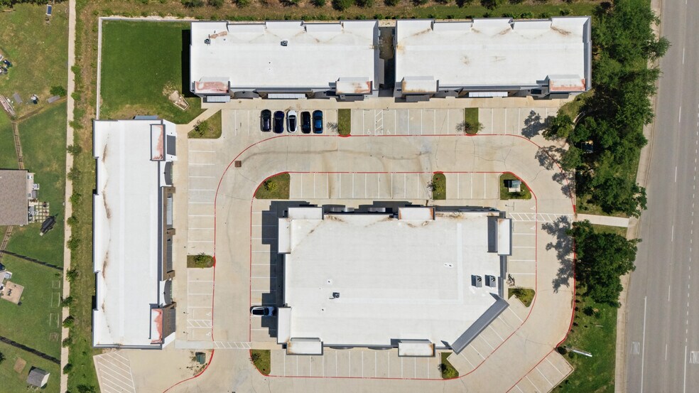 More Photos Of 610 Brashear Ln, Cedar Park General Retail For Lease