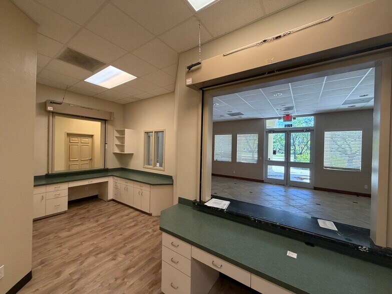 More Photos Of 7981 Gladiolus Dr, Fort Myers Medical For Lease