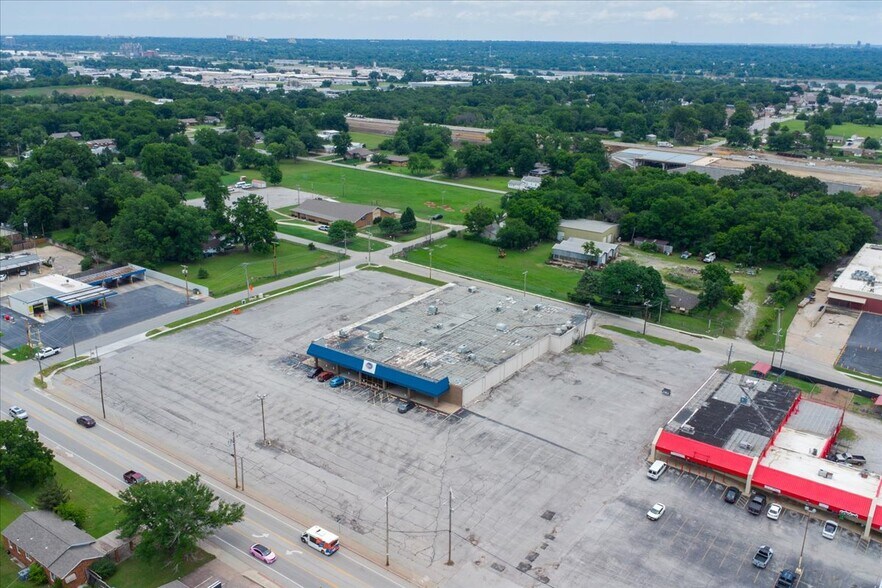 More Photos Of 4915 S Union Ave, Tulsa Office For Sale