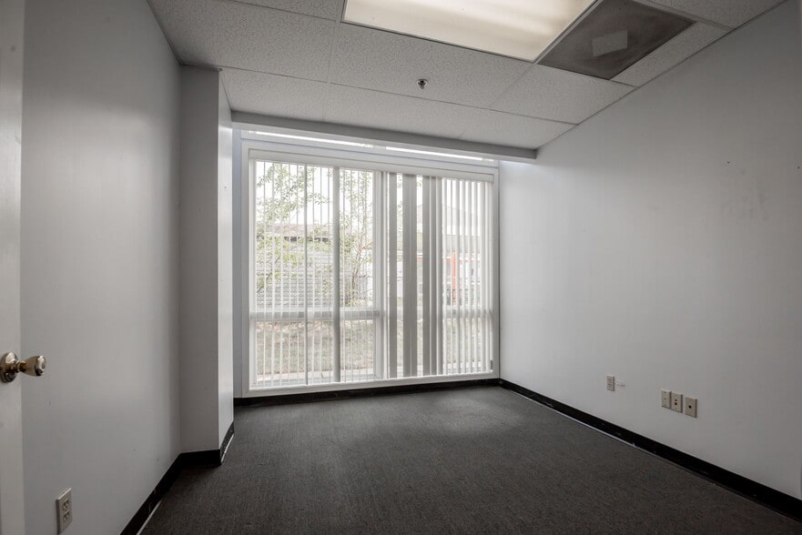 More Photos Of 908 Churchmans Road Ext, New Castle Office For Lease