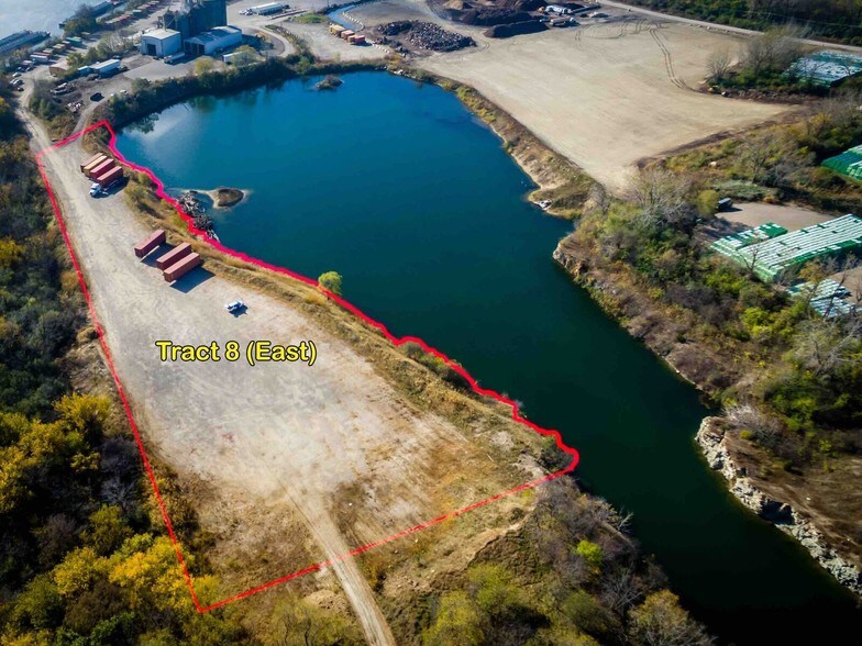 More Photos Of 23551 W Bluff Rd, Channahon Truck Terminal For Lease