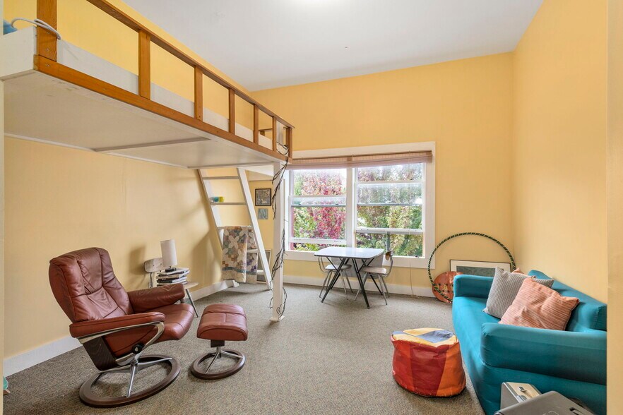 More Photos Of 936 Water St, Port Townsend Storefront Retail Residential For Sale