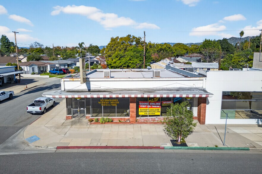 More Photos Of 2925-2927 Burbank Blvd, Burbank Storefront For Sale