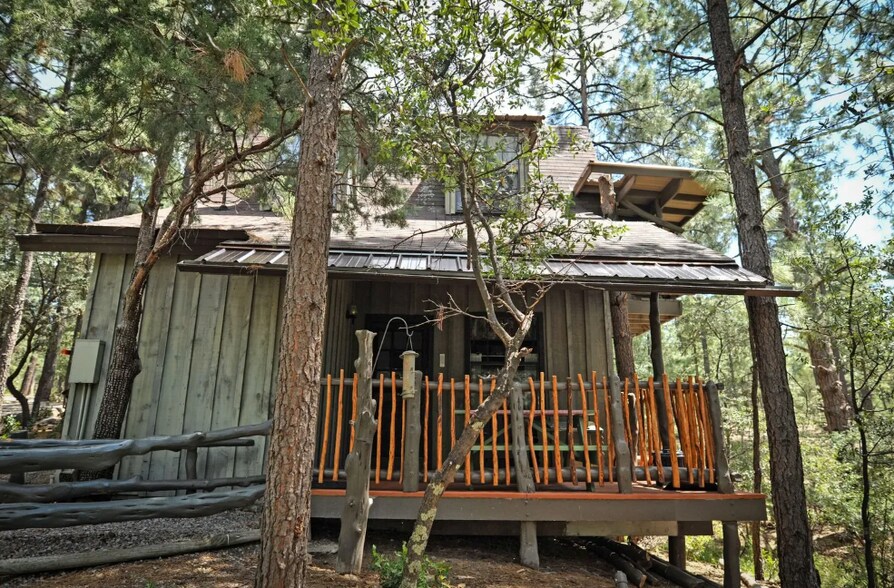 More Photos Of 88 Main St, Pinos Altos Hotel For Sale