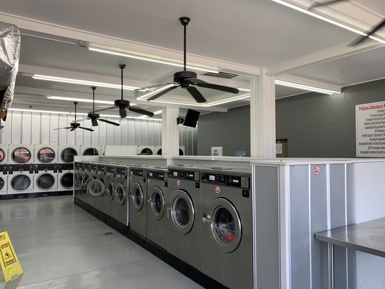 Primary Photo Of 120 N State St, Lyons Restaurant For Sale