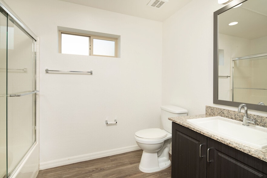 More Photos Of 2016 W Orangewood Ave, Phoenix Apartments For Sale