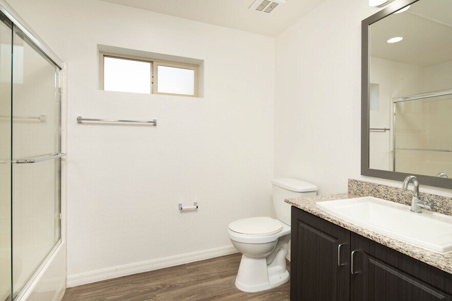 More Photos Of 2016 W Orangewood Ave, Phoenix Apartments For Sale