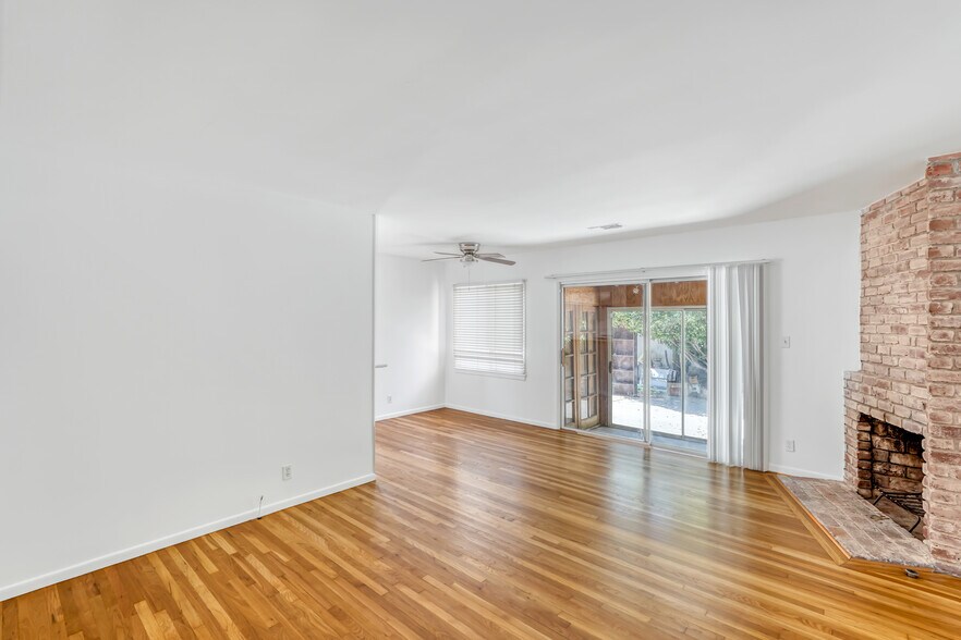 More Photos Of 15907 Enadia Way, Van Nuys Apartments For Sale