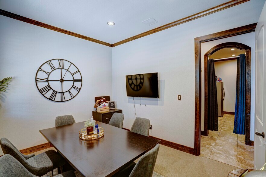 More Photos Of 9125 Belshire Dr, North Richland Hills Office For Lease