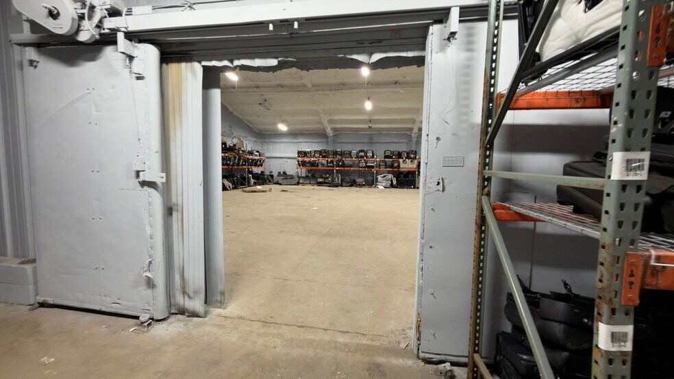 More Photos Of 2800 Delano St, Pensacola Warehouse For Lease