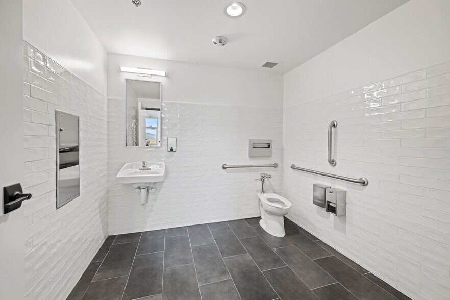 More Photos Of 75 Italy Drive, Sparks Industrial For Lease