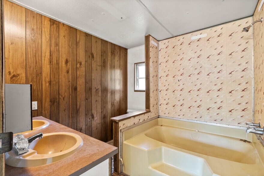 More Photos Of 130 Cooper Run, Shepherdsville Warehouse For Sale