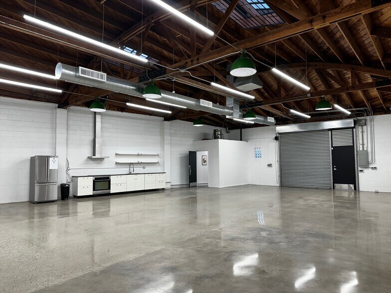 More Photos Of 6819 West Blvd, Inglewood Warehouse For Lease