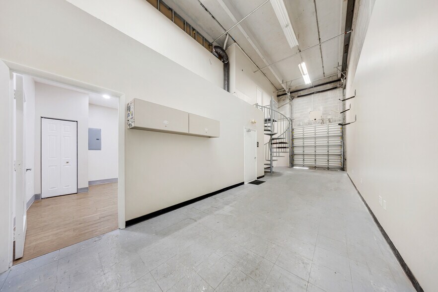 More Photos Of 11965 SW 142nd Ter, Miami Light Distribution For Lease