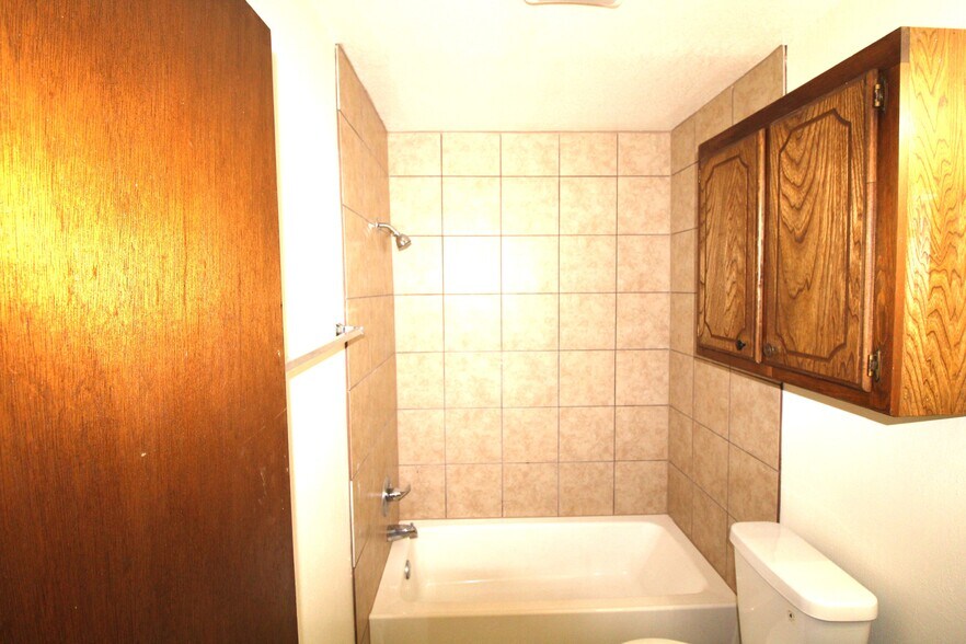 More Photos Of 1311 Glen Oaks Ct, Norman Apartments For Sale