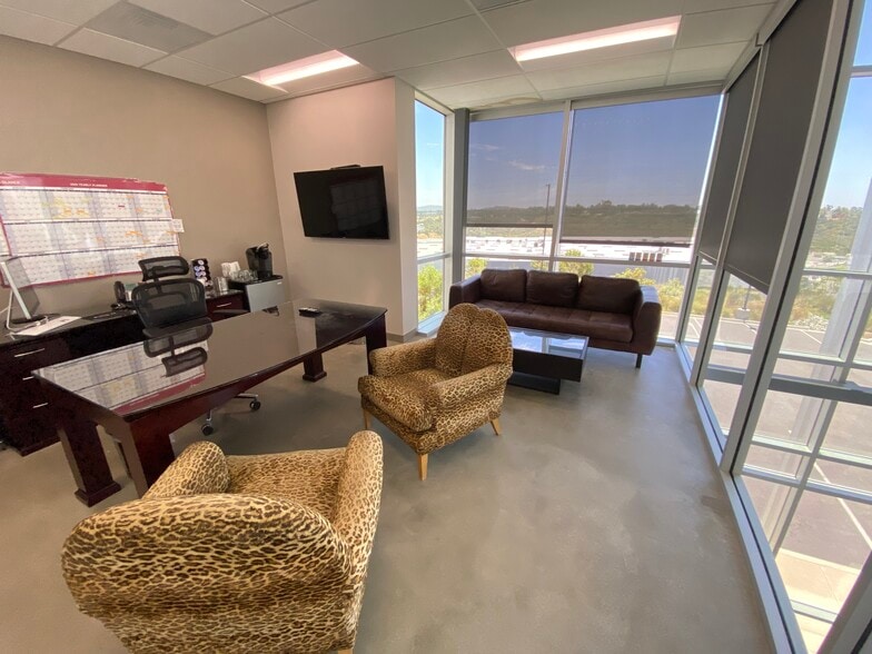 More Photos Of 2870 Whiptail Loop, Carlsbad Warehouse For Lease