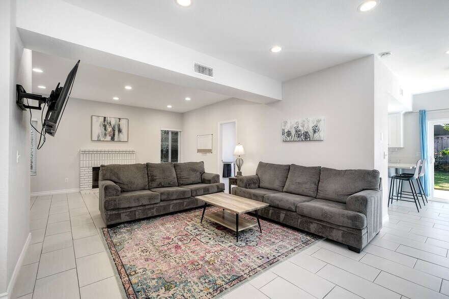 More Photos Of 6809 Corintia St, Carlsbad Multifamily For Sale