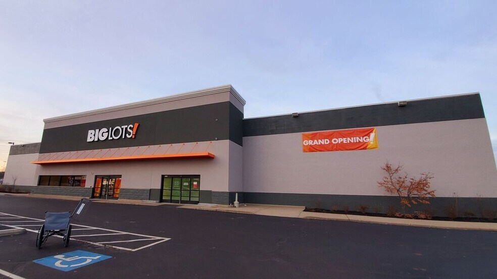 More Photos Of 4585 Eastgate Blvd, Cincinnati Freestanding For Lease