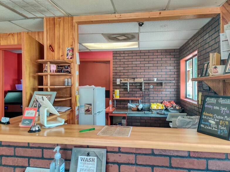 More Photos Of 19062 Main St W, Huntingdon Specialty For Sale