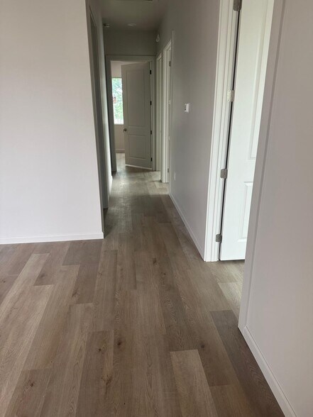 More Photos Of 607 Crystal Falls Pky, Leander Office For Sale