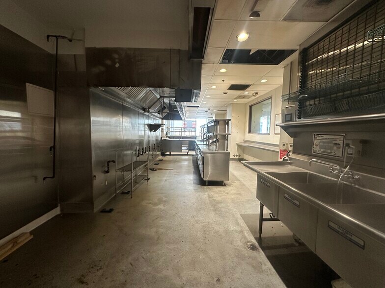 More Photos Of 1680 N Vine St, Hollywood Loft Creative Space For Lease