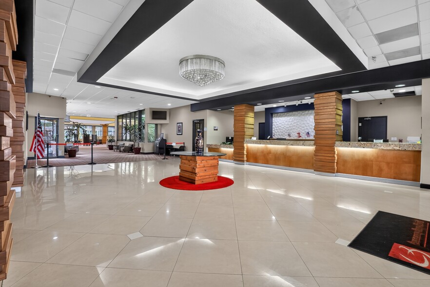 More Photos Of 6820 S Cedar St, Lansing Hotel For Sale