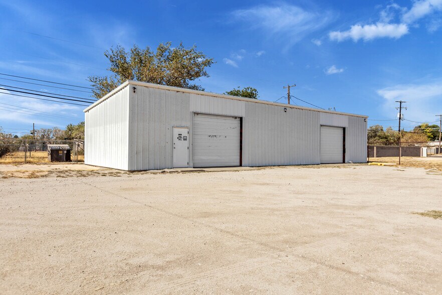 More Photos Of 2201 Kermit Hwy, Odessa Restaurant For Sale