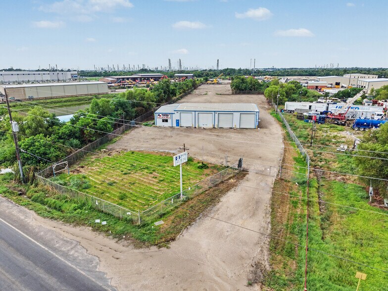 More Photos Of 11421 Interstate 10 E, Baytown Service For Lease