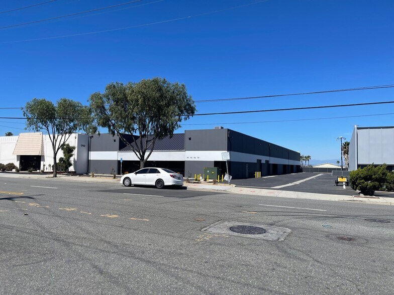 More Photos Of 1787-1799 E 28th St, Signal Hill Warehouse For Lease