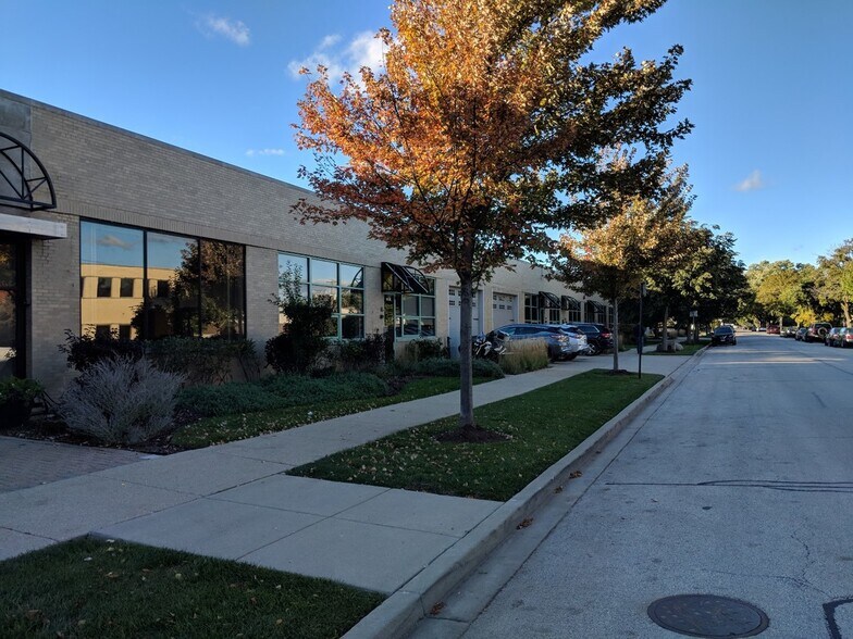 More Photos Of 8100-8142 Monticello Ave, Skokie Manufacturing For Lease